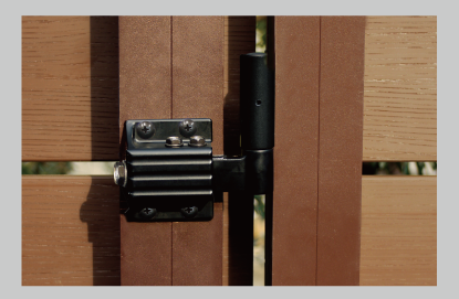  お庭（ガーデニング）や玄関の目隠しに。アルな木目の目隠し樹脂ウッドフェンス｜ベータウッド