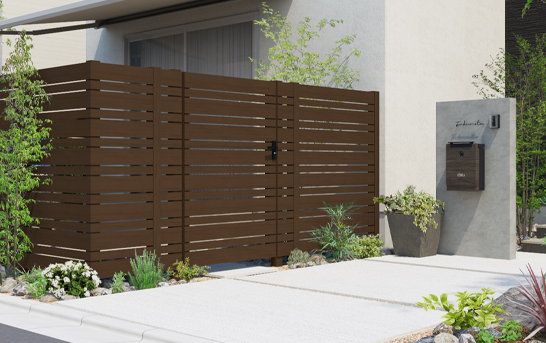  お庭（ガーデニング）や玄関の目隠しに。アルな木目の目隠し樹脂ウッドフェンス｜ベータウッド